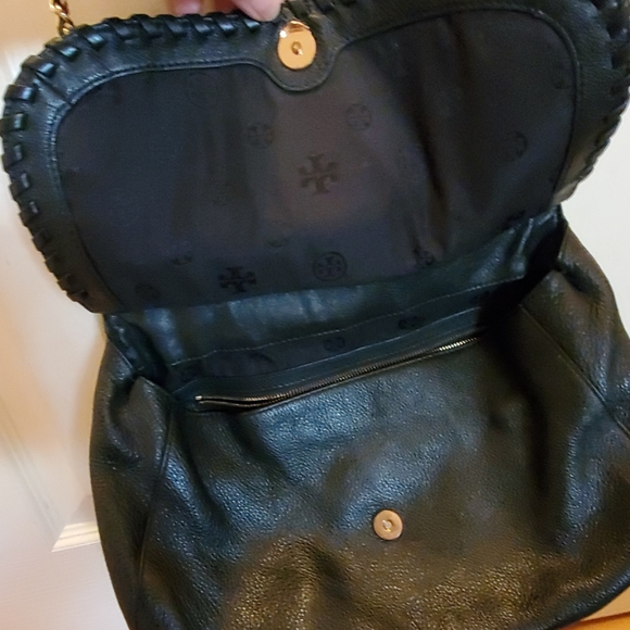 Ladies black leather Tory Burch shoulder handbag - Picture 3 of 5